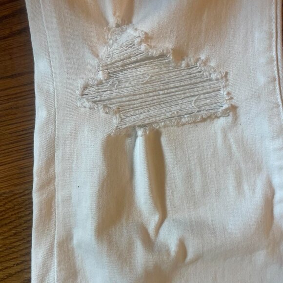 7 For All Mankind, White skinny jeans with rips, Like New, RN115561 - Picture 5 of 5